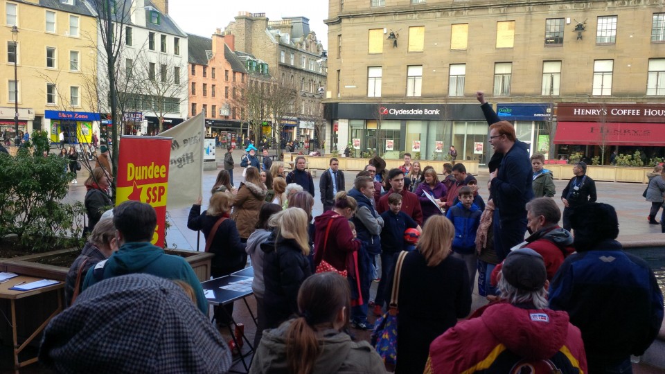SSP activist Dave Keenan speaks to the demo outside Dundee City Chambers
